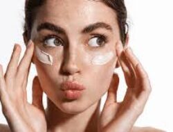 Skincare yang Tepat untuk Kulit Berminyak dan Berjerawat: Panduan Lengkap untuk Merawat Kulit Anda